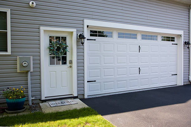 24/7 Emergency Garage Door Panel Replacement experts in Loudon, TN